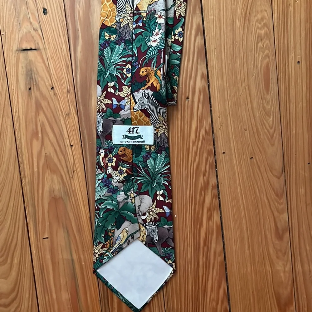 Van Heusen Exotic African Animal Silk Tie